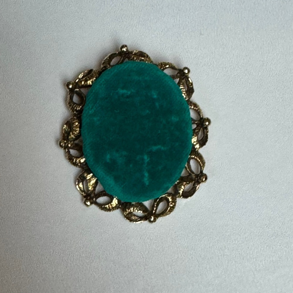 Vintage Ornate Gold Tone Brooch Oval Teal Velvet Center Pin Women's Jewelry